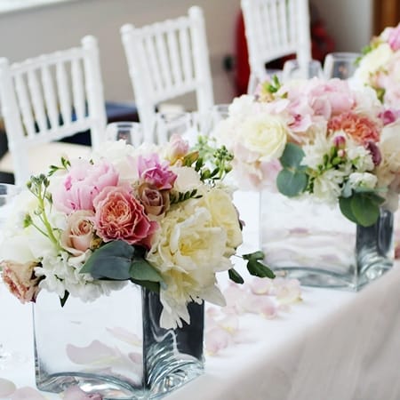 Композиция на стол (11) – доставка цветов в Порт Морсби