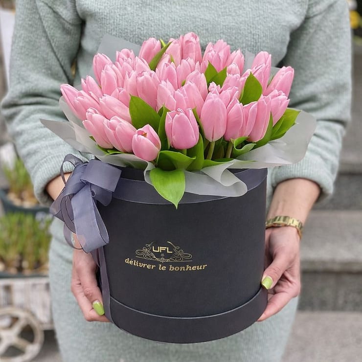 Pink tulips in a box 45pcs – flower delivery in Ternopol