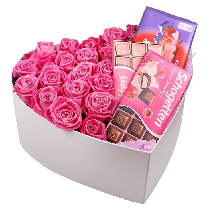 Roses and chocolate – flower delivery in Starobelsk