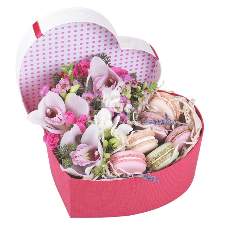 Flower box of happiness – flower delivery in Nizhnie_seregozi
