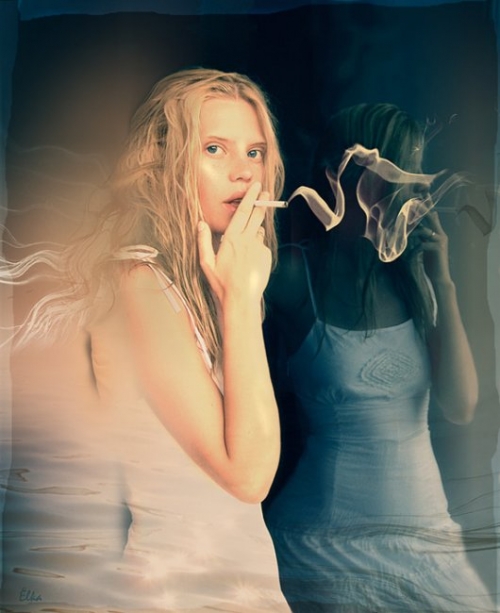 Цветы и табачный дым. Цветы и табачный дым.