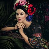 Живые цветы в свадебных прическах