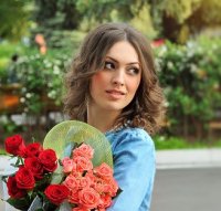 Почему женщины так любят розы?